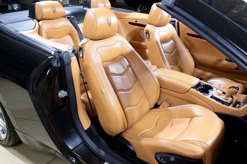 Used 2015 Maserati GranTurismo Convertible RWD image 52