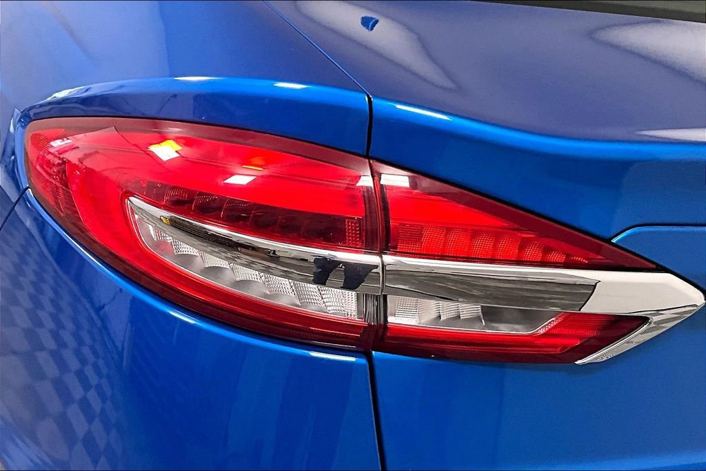 Used 2020 Ford Fusion SE image 29