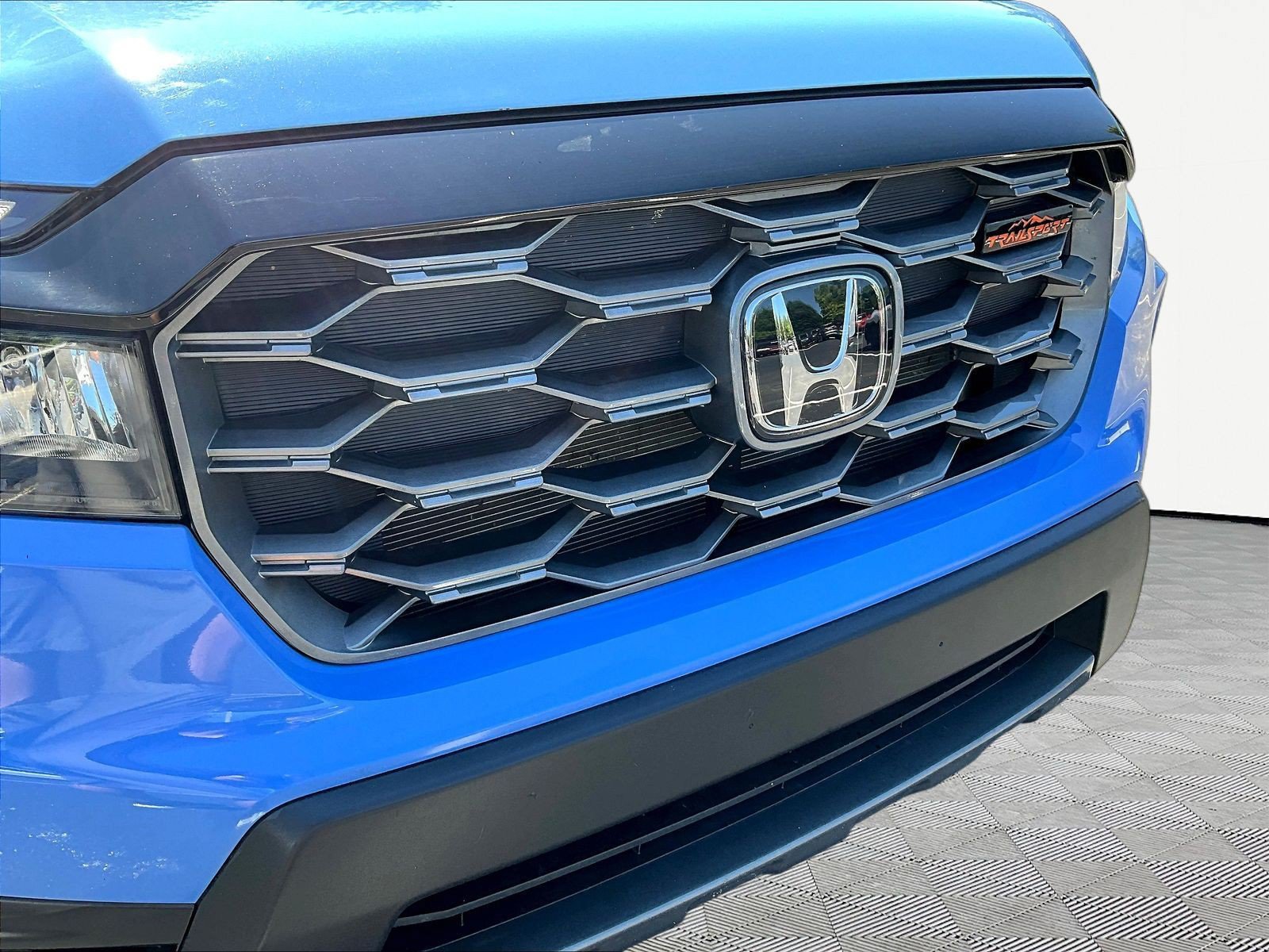 Certified 2025 Honda Passport TrailSport image 33