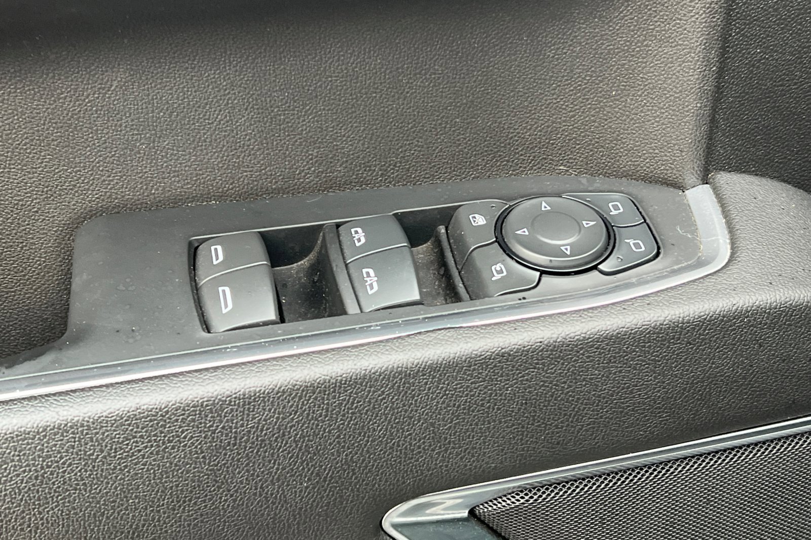 Used 2024 GMC Sierra 1500 SLT image 12