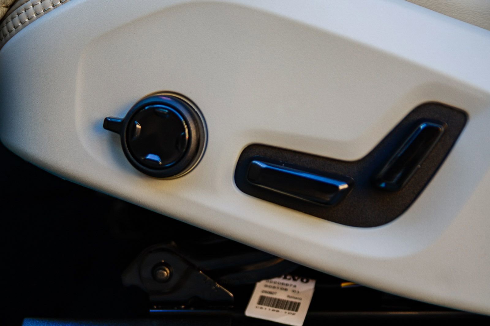 New 2026 Volvo XC90 T8 Ultra w/ Protection Package Premier image 23