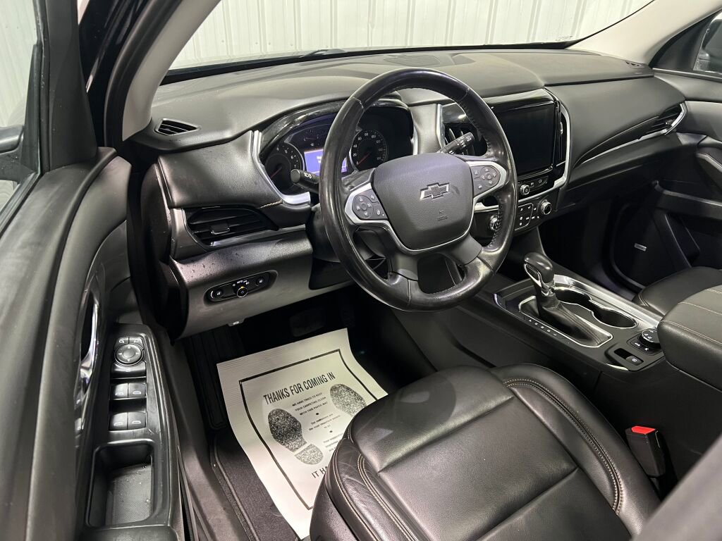 Used 2021 Chevrolet Traverse RS image 2