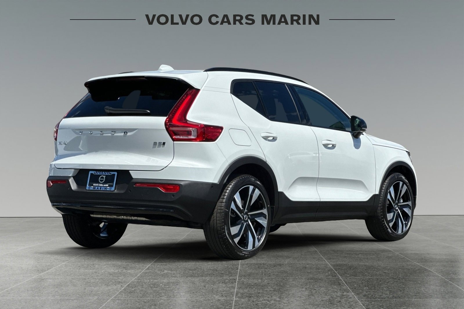 New 2026 Volvo XC40 B5 Ultra w/ Protection Package Premier image 2
