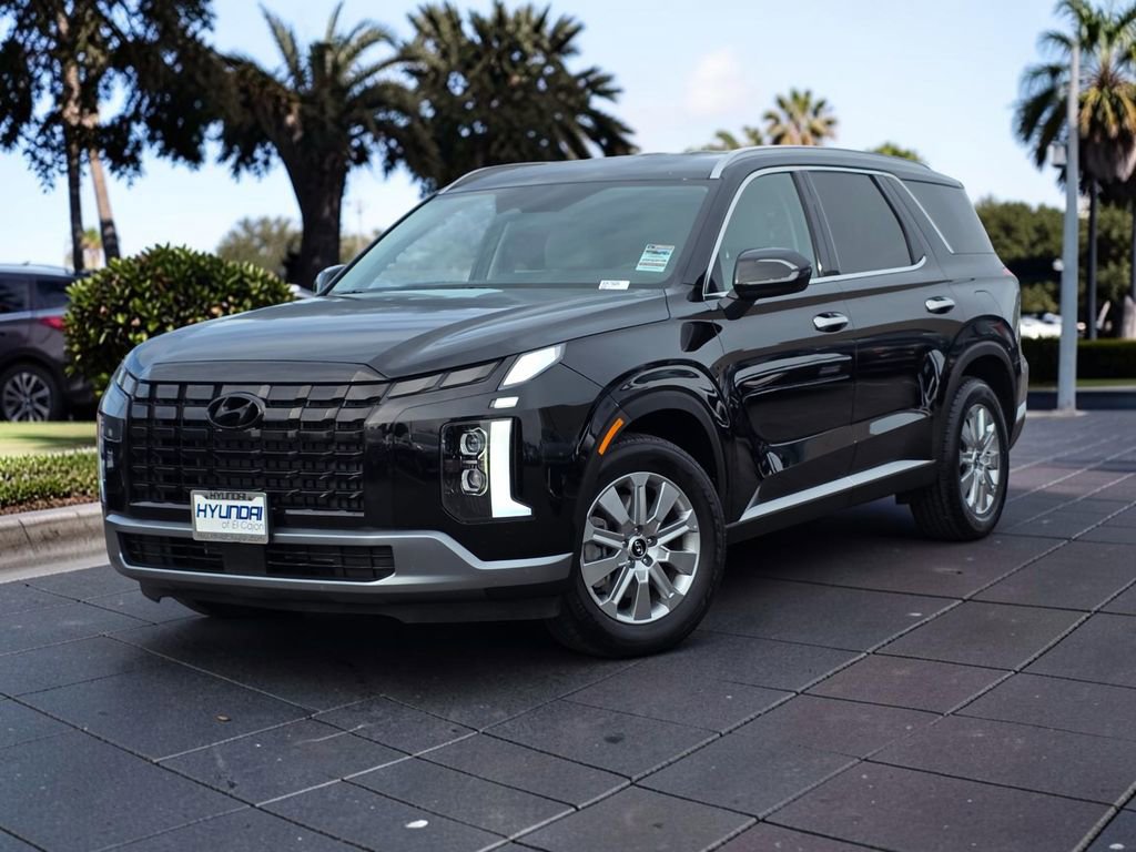 Used 2025 Hyundai Palisade SEL FWD image 2