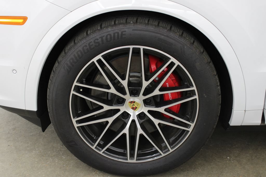 Used 2024 Porsche Cayenne S AWD/4WD image 13