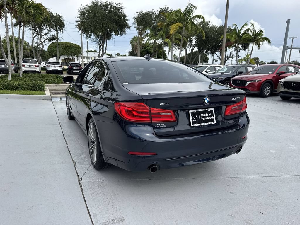 Used 2019 BMW 530i xDrive w/ Convenience Package AWD/4WD image 13