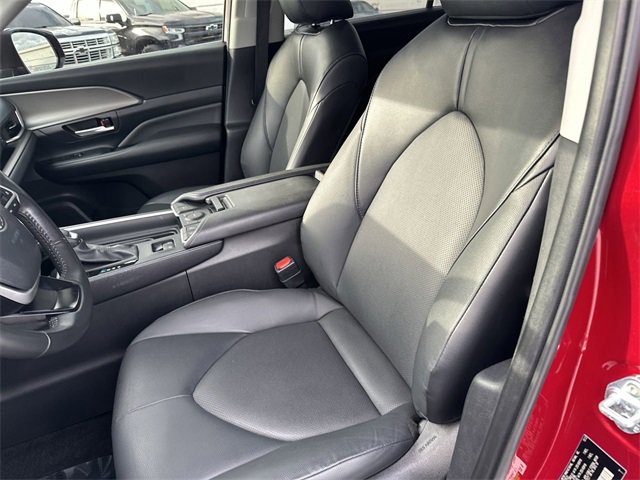 Used 2024 Toyota Grand Highlander XLE image 13
