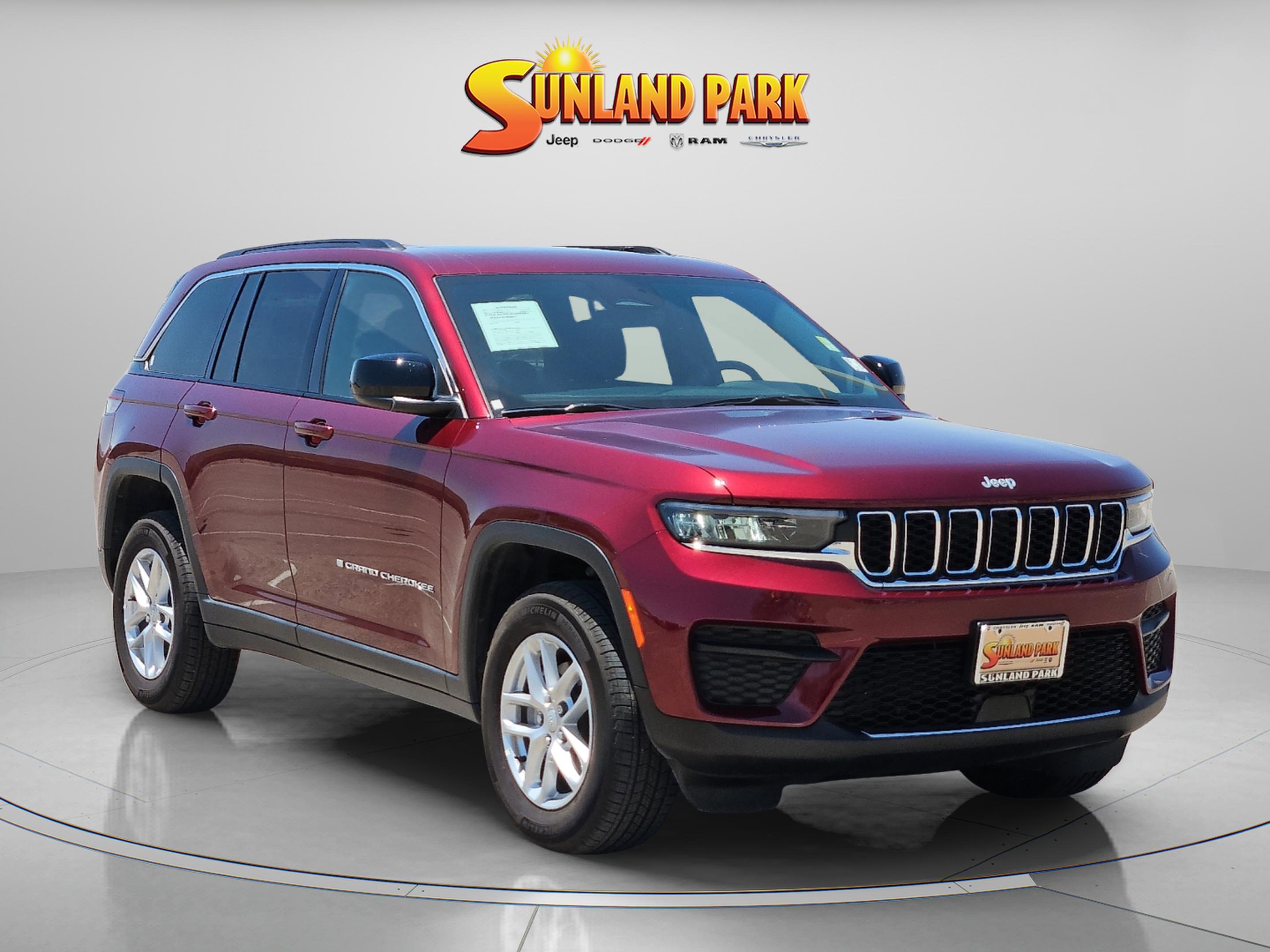 Used 2025 Jeep Grand Cherokee Laredo X w/ Luxury Tech Group I