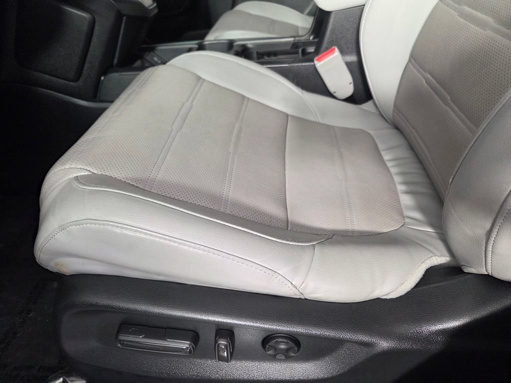 Used 2019 Honda CR-V Touring image 10