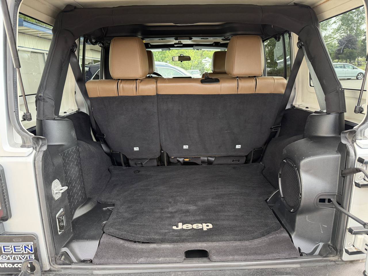 Used 2012 Jeep Wrangler Unlimited Sahara w/ Dual Top Group AWD/4WD image 16