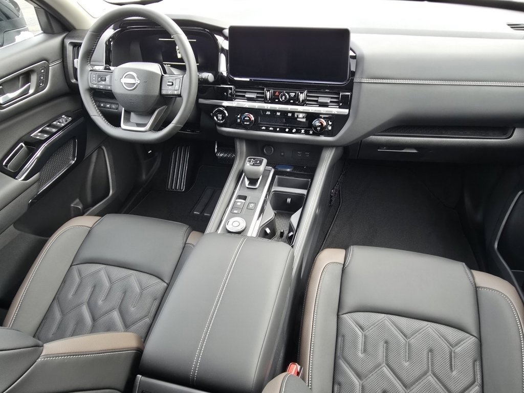 New 2026 Nissan Pathfinder Platinum image 13