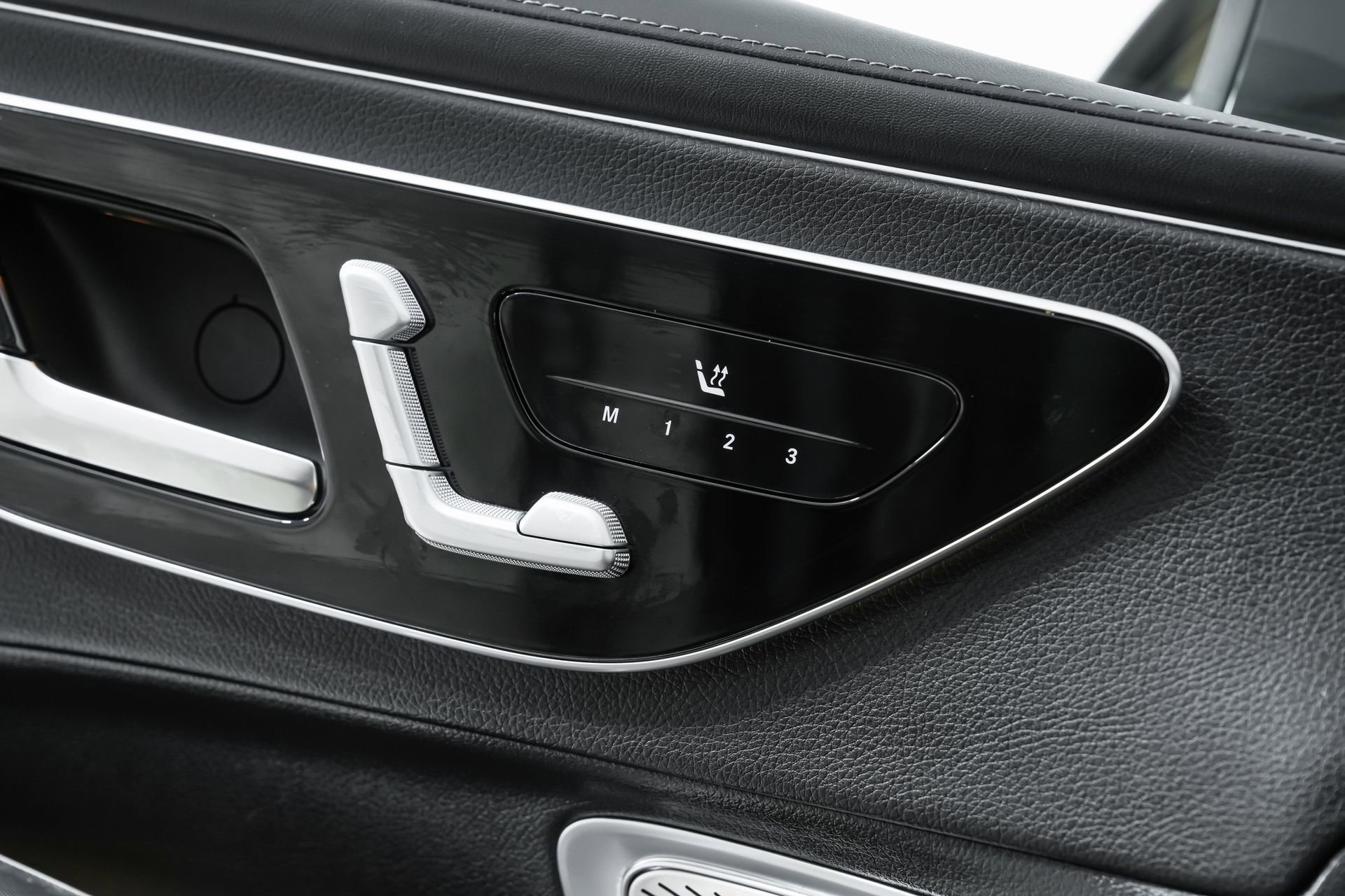 Used 2025 Mercedes-Benz CLE 450 4MATIC Coupe image 36