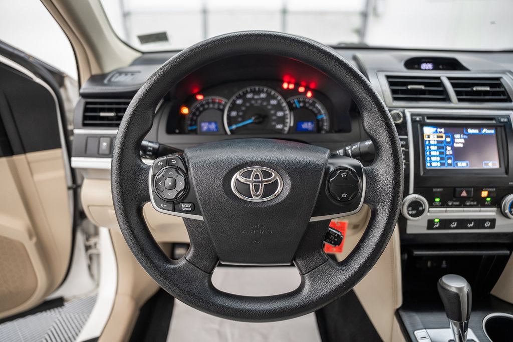 Used 2012 Toyota Camry LE FWD image 25