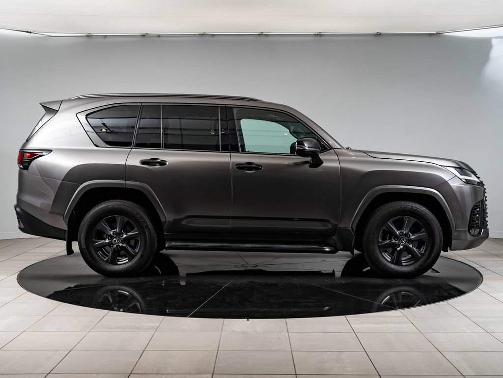 Used 2024 Lexus LX 600 4WD w/ Appearance Package image 11