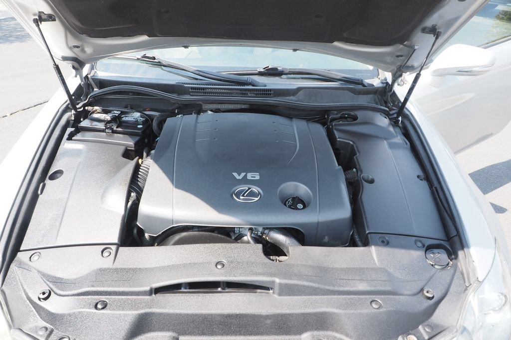 Used 2010 Lexus IS 250C RWD image 12