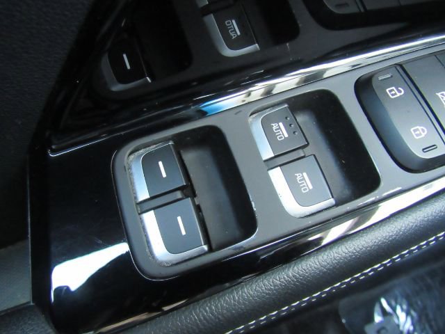 Used 2022 Kia Niro EX image 35