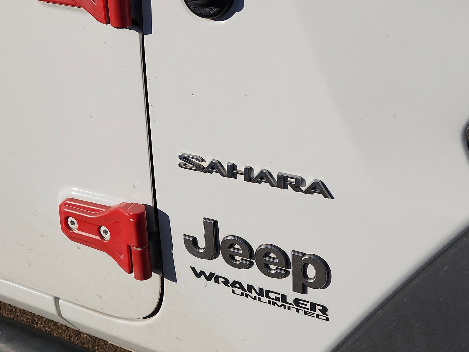 Used 2019 Jeep Wrangler Unlimited Sahara image 9