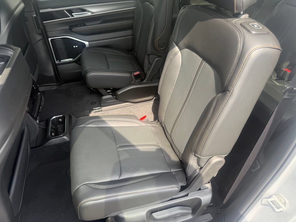 New 2026 Jeep Grand Wagoneer 4WD image 35