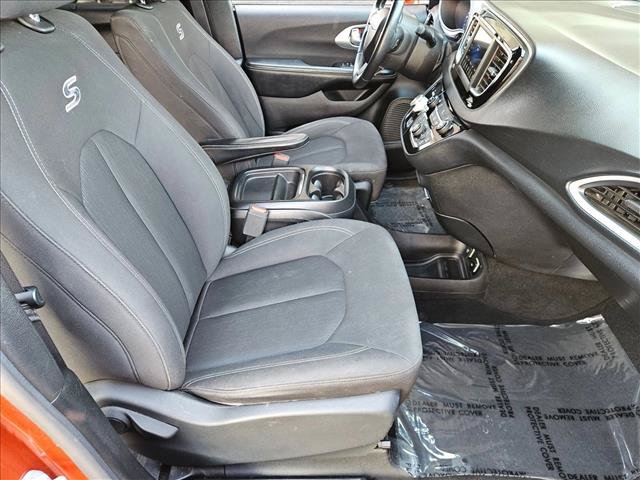 Used 2018 Chrysler Pacifica Touring Plus w/ S Appearance Package FWD image 25