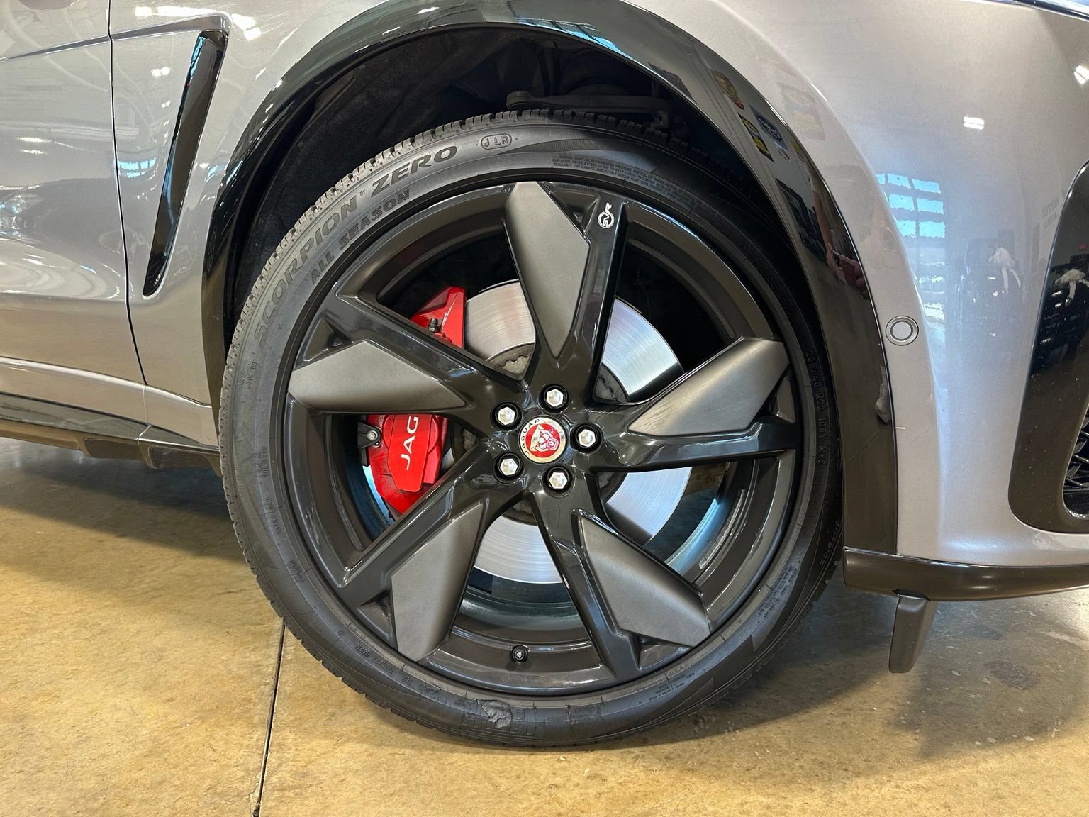 Used 2023 Jaguar F-PACE SVR AWD/4WD image 11