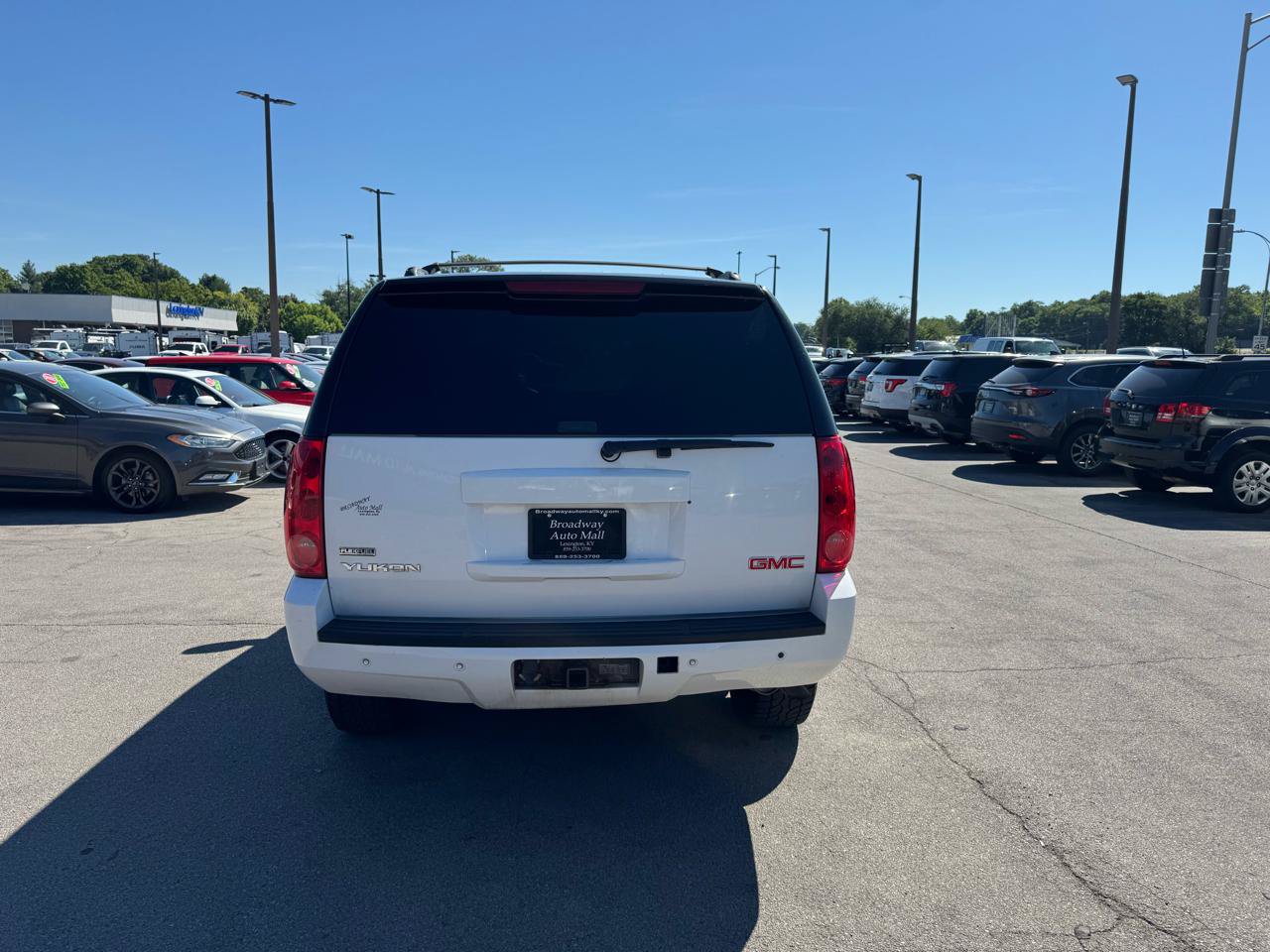 Used 2008 GMC Yukon SLT w/ SLT Preferred Equipment Group AWD/4WD image 4