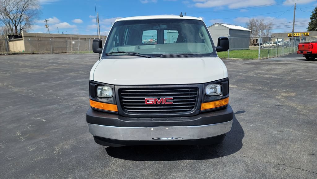 Used 2017 GMC Savana 2500 RWD image 4