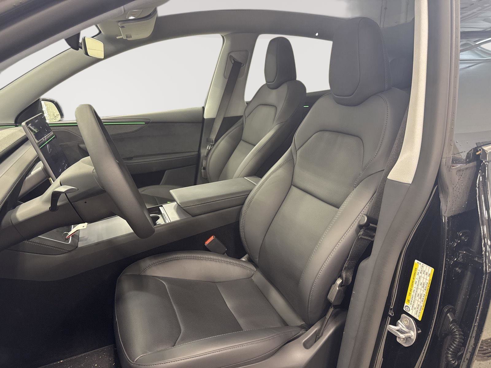 Used 2026 Tesla Model Y AWD image 4