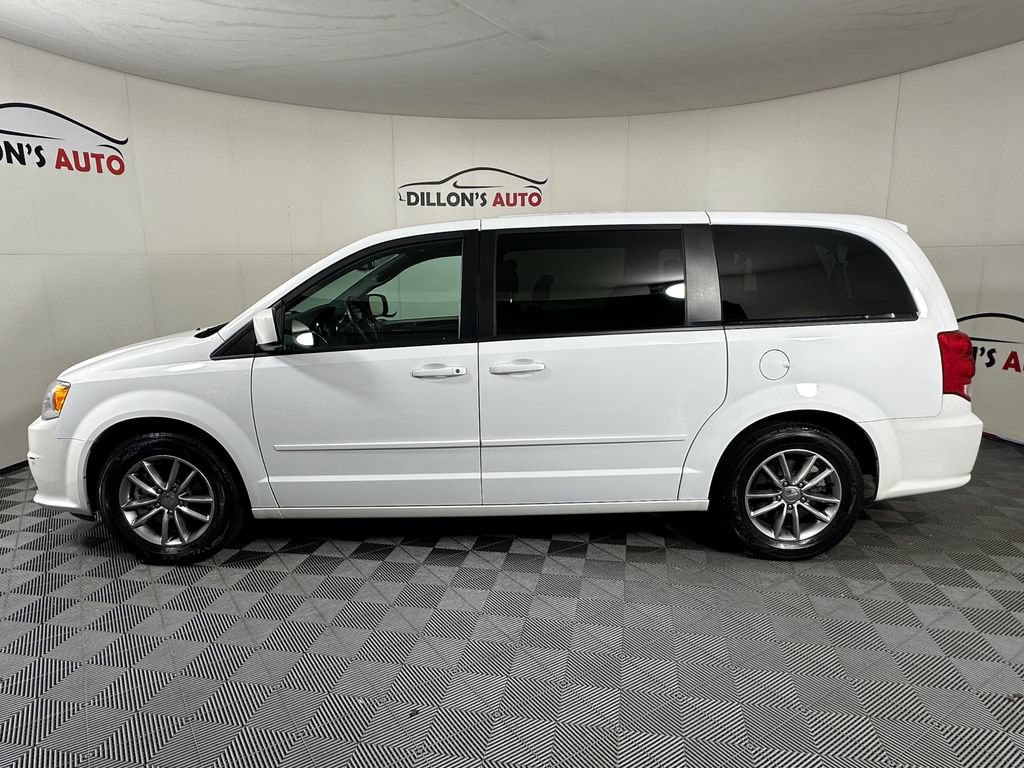 Used 2016 Dodge Grand Caravan SE FWD image 3