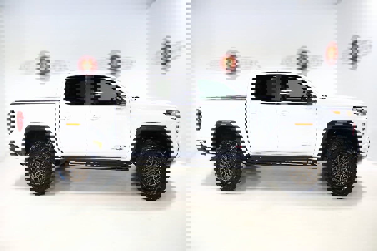 Used 2023 GMC Canyon AT4X image 5