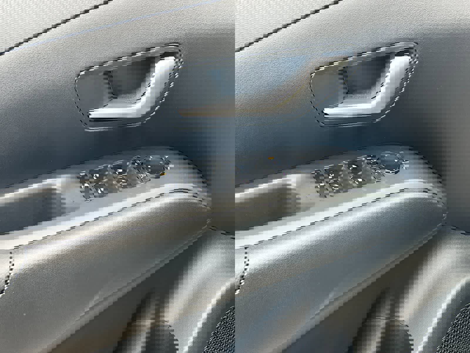 New 2026 Hyundai Tucson Blue SE image 12