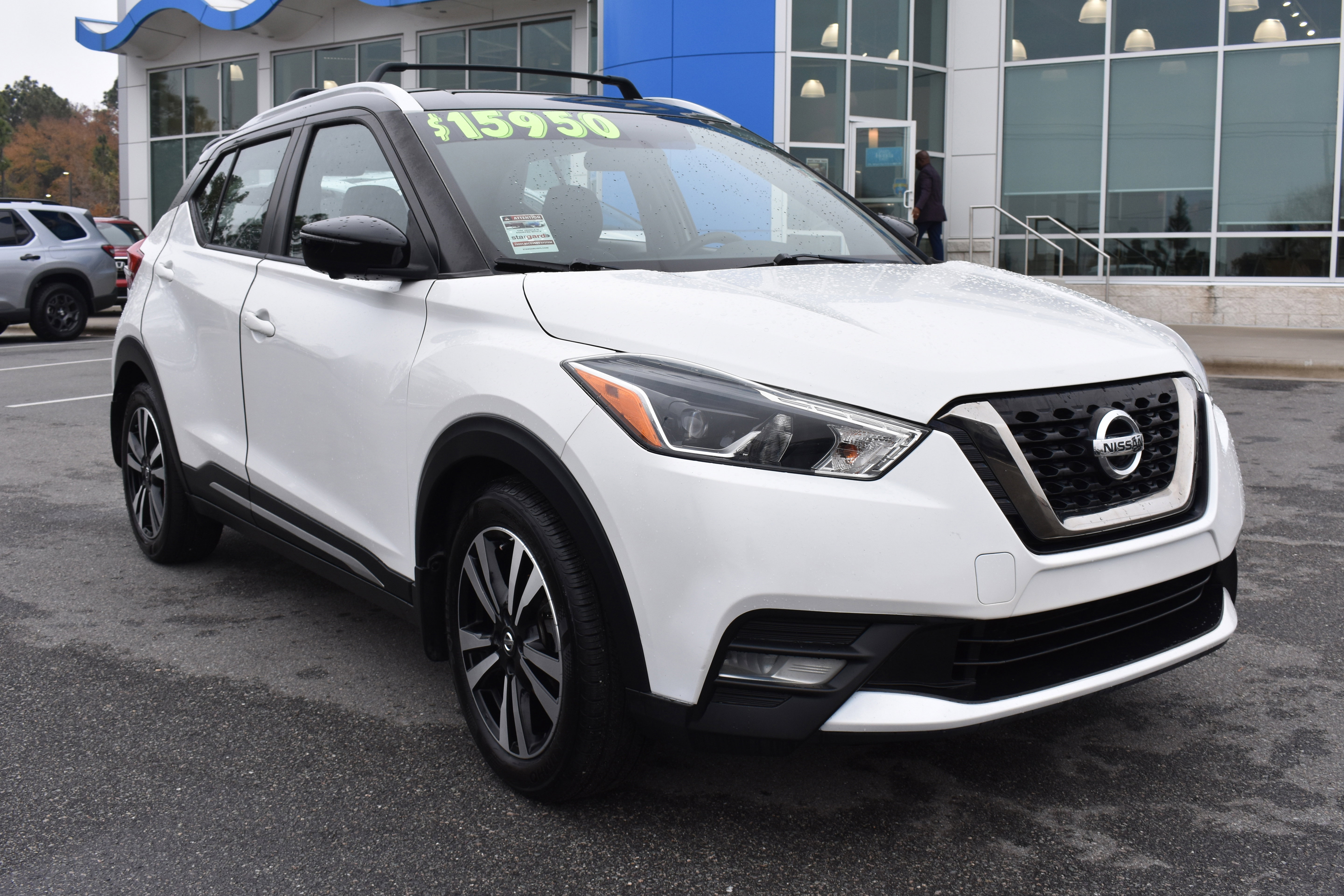 Used 2019 Nissan Kicks SR w/ Exterior Package image 3
