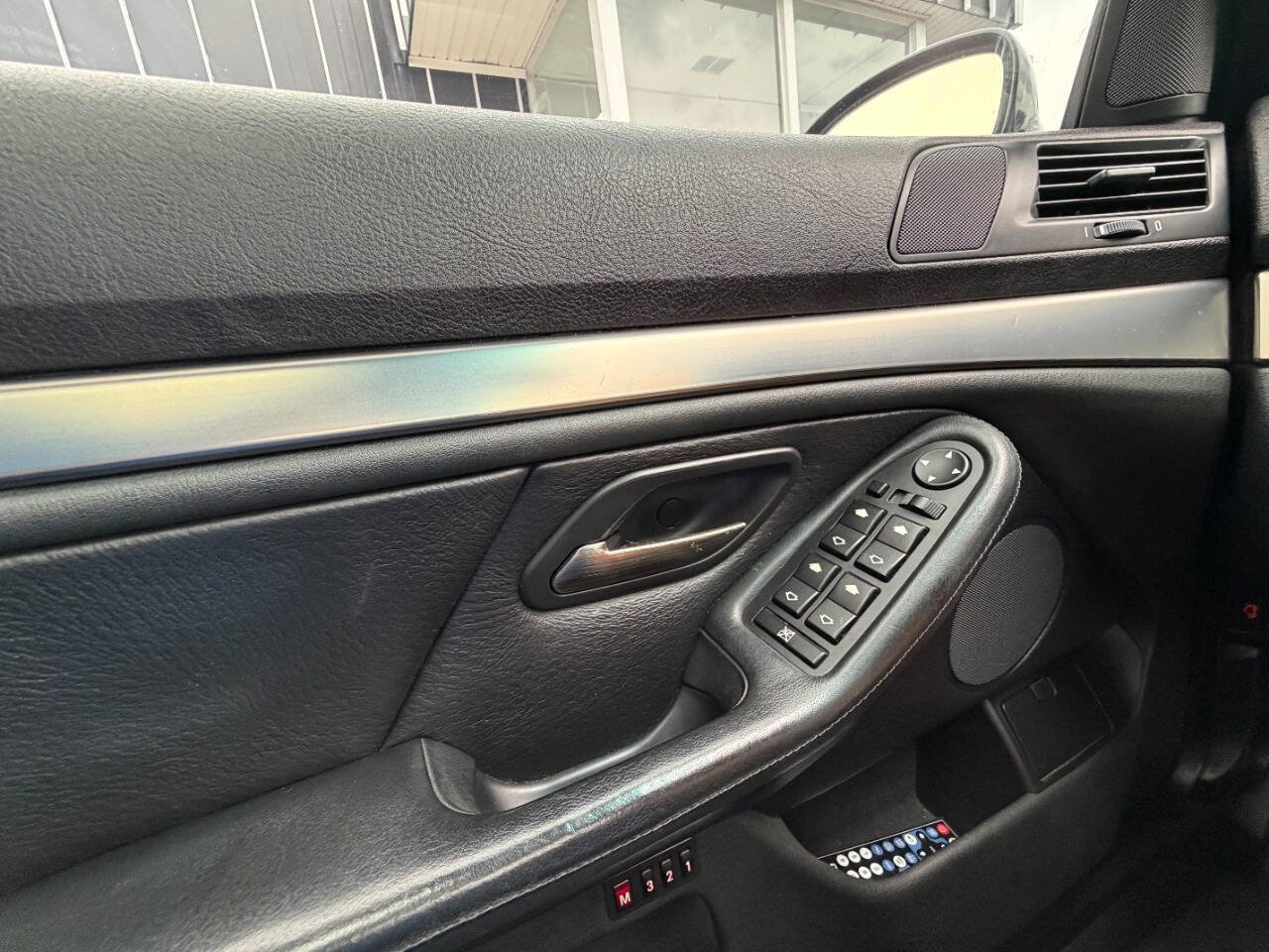 Used 2003 BMW M5 RWD image 30