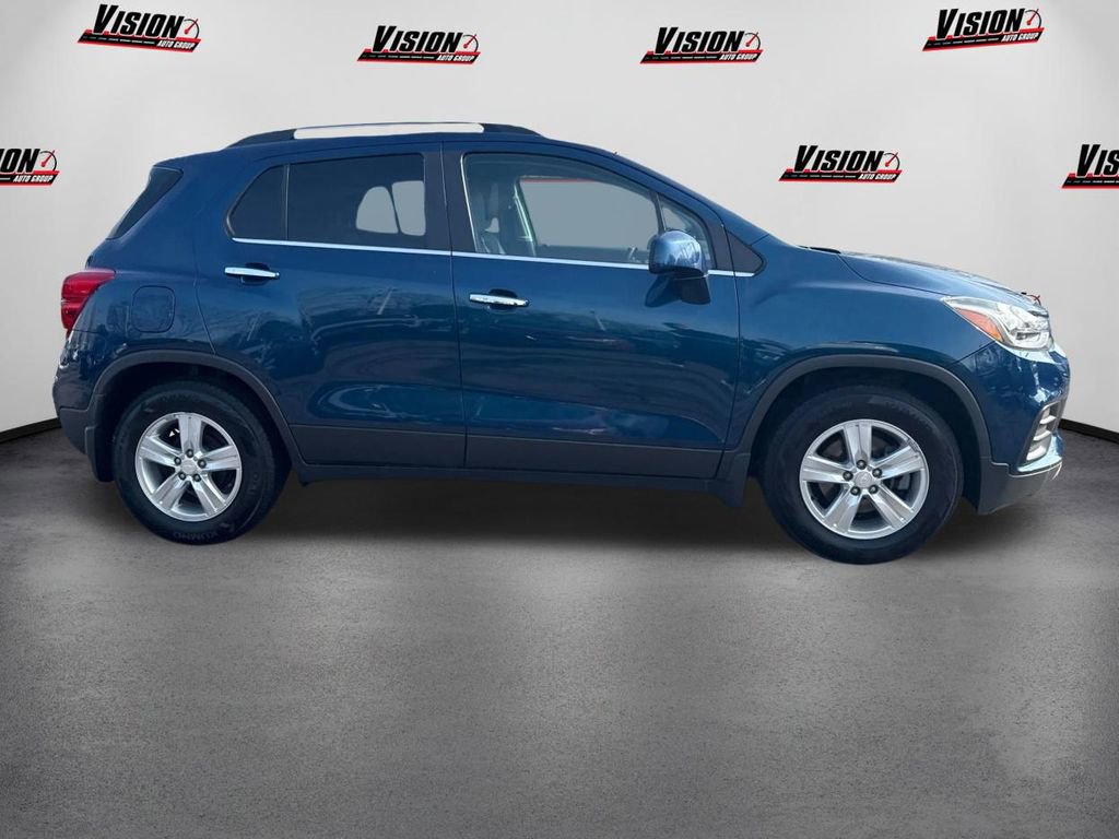Used 2020 Chevrolet Trax LT w/ Driver Confidence Package image 4