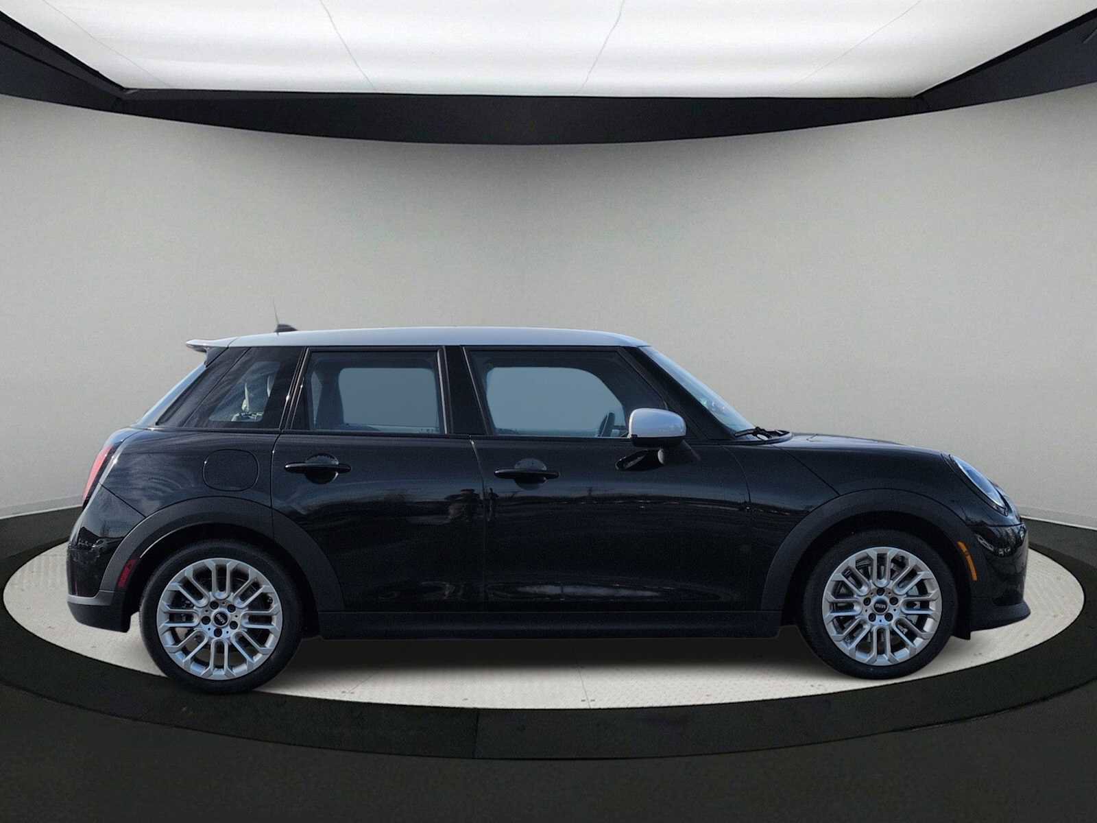 Used 2025 MINI Cooper S image 9