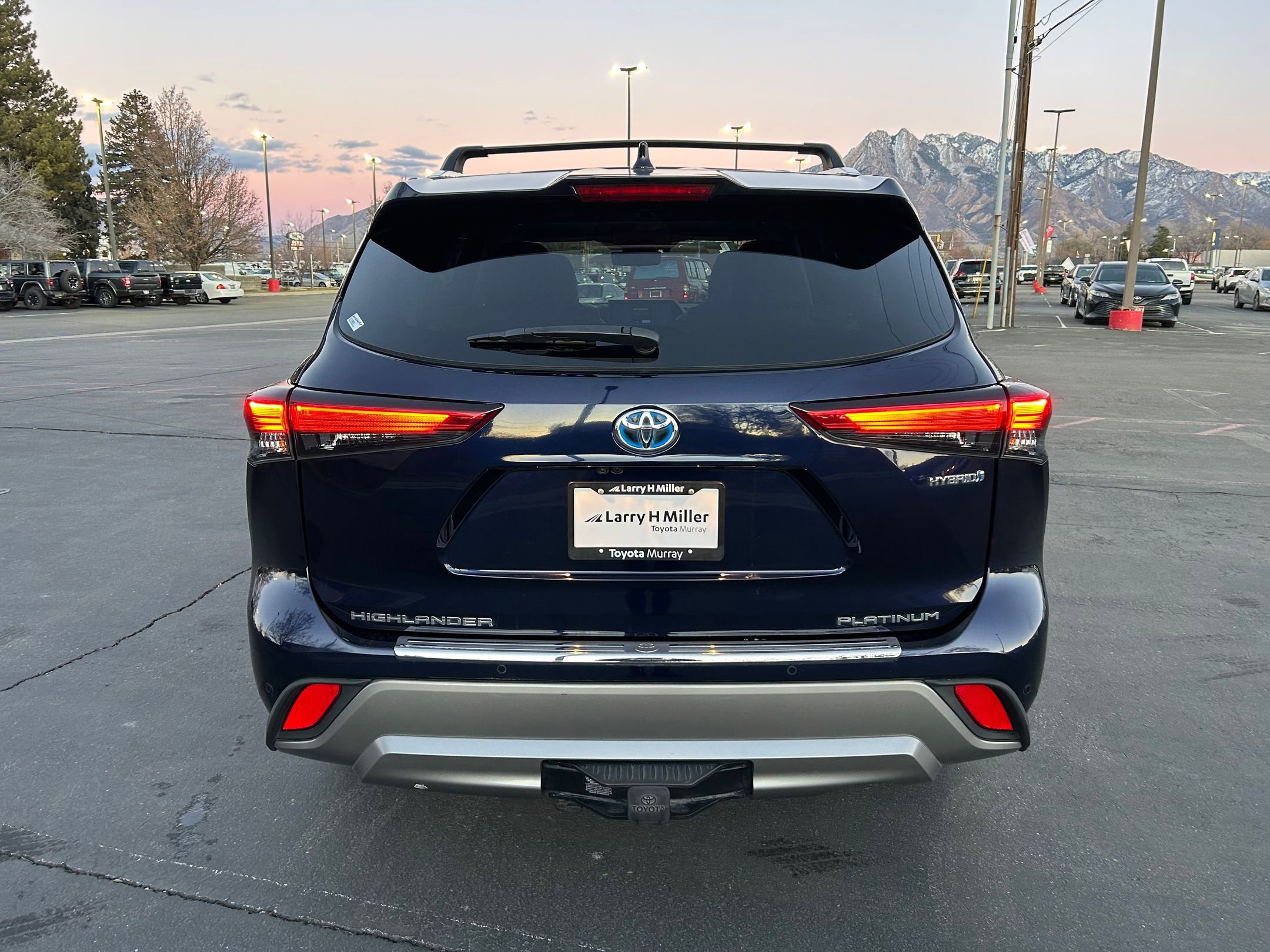 Used 2023 Toyota Highlander Platinum image 4