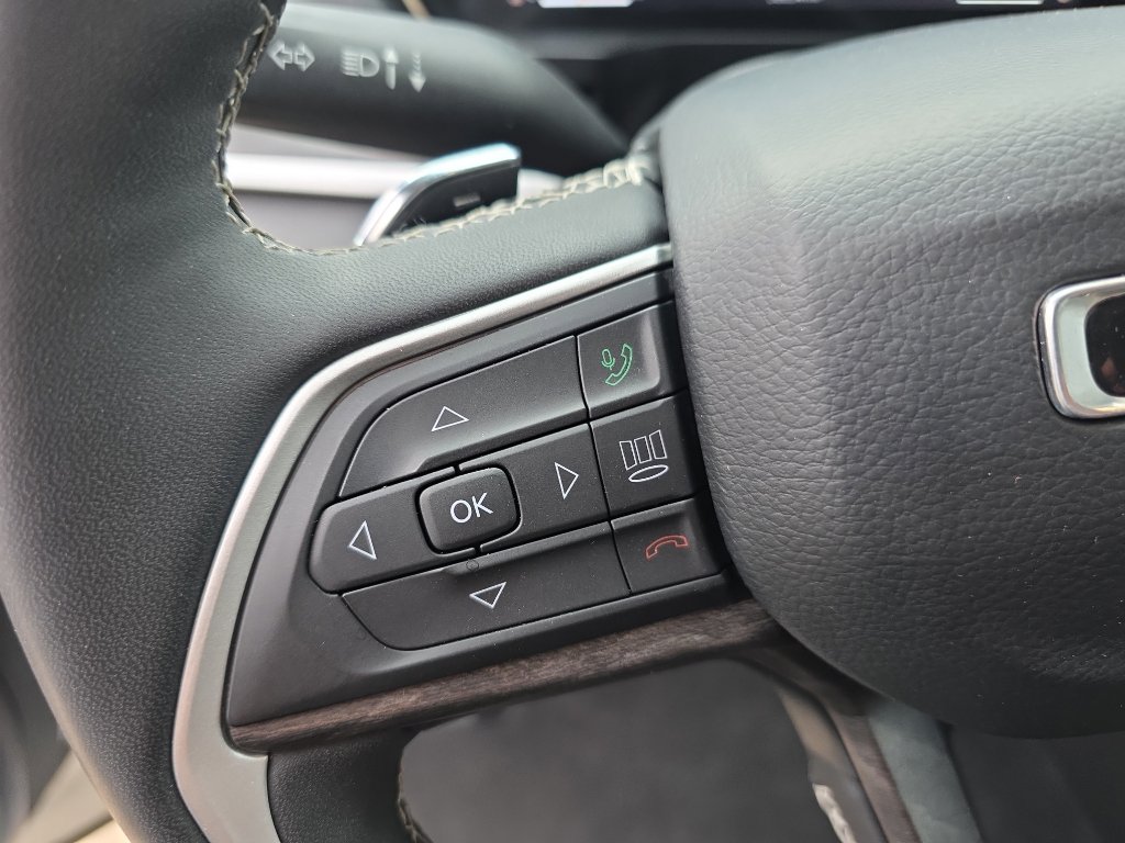 Used 2023 Jeep Grand Cherokee Limited image 20