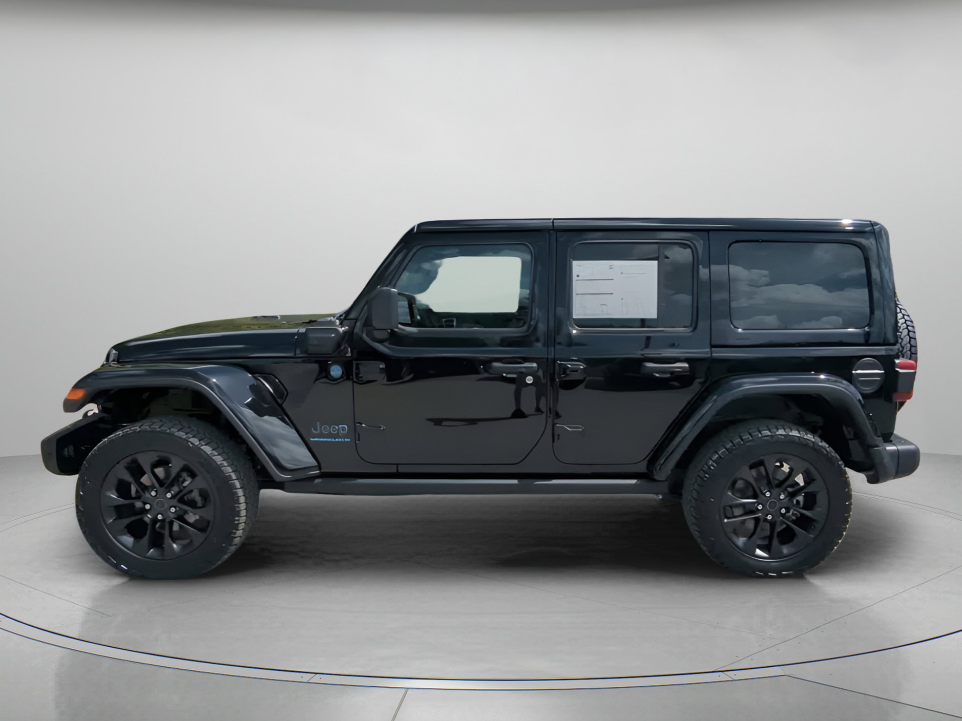 Used 2025 Jeep Wrangler Unlimited Sahara AWD/4WD image 17