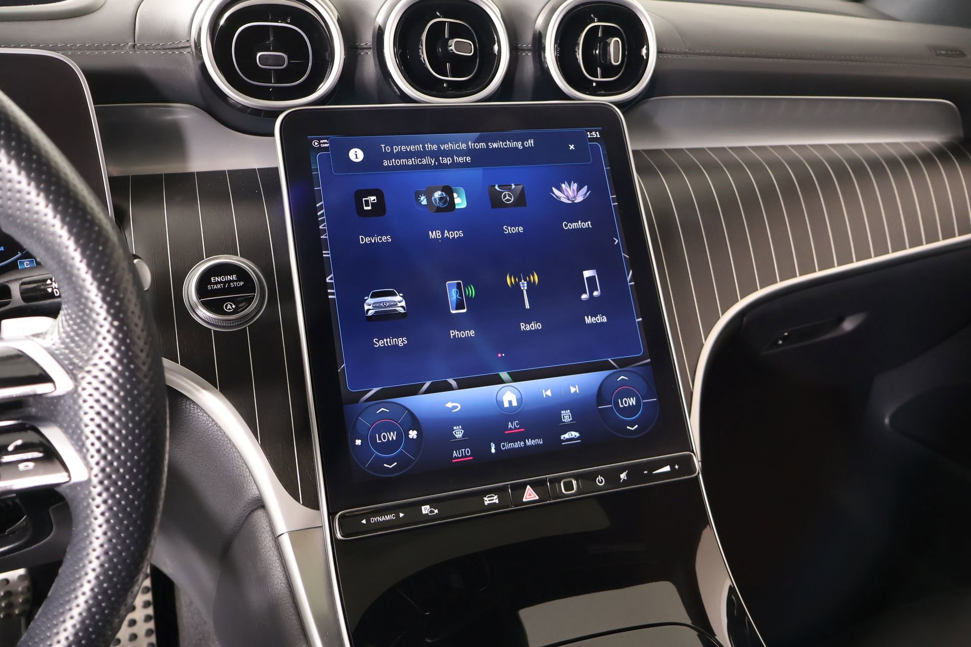 Used 2024 Mercedes-Benz GLC 300 4MATIC image 5