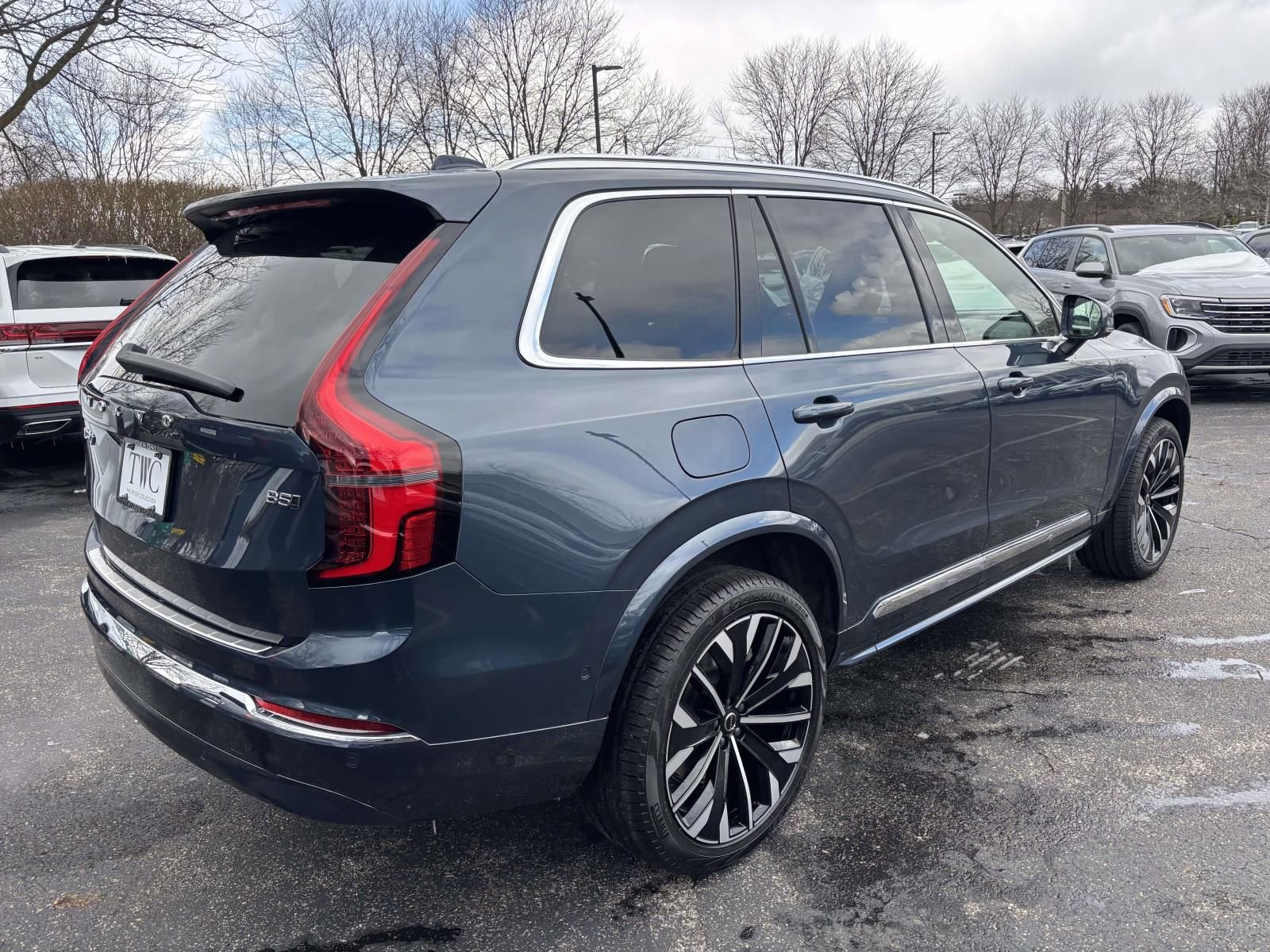 New 2026 Volvo XC90 B5 Plus w/ Protection Package Premier image 5
