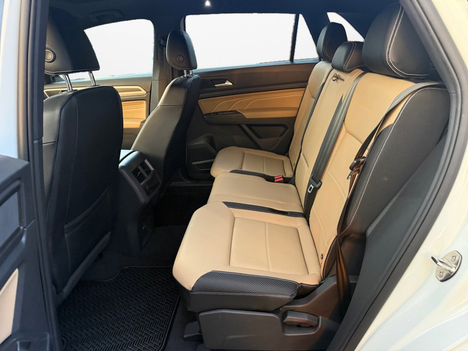 Used 2021 Volkswagen Atlas Cross Sport SEL image 16