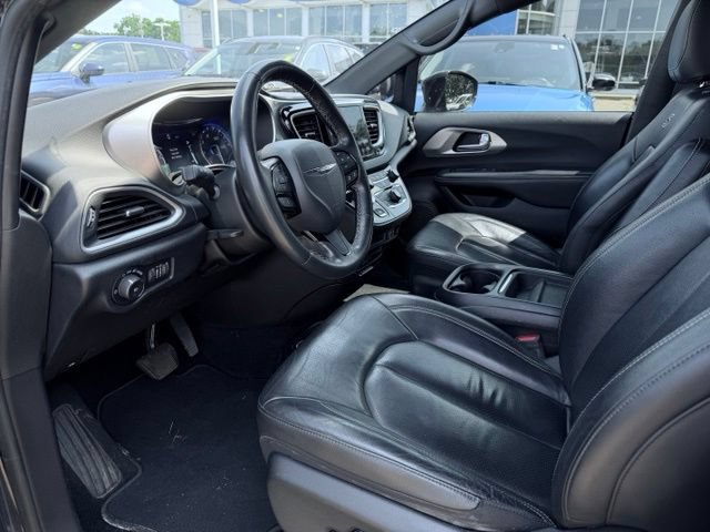 Used 2020 Chrysler Pacifica Touring-L w/ Advanced Safetytec Group AWD/4WD image 22