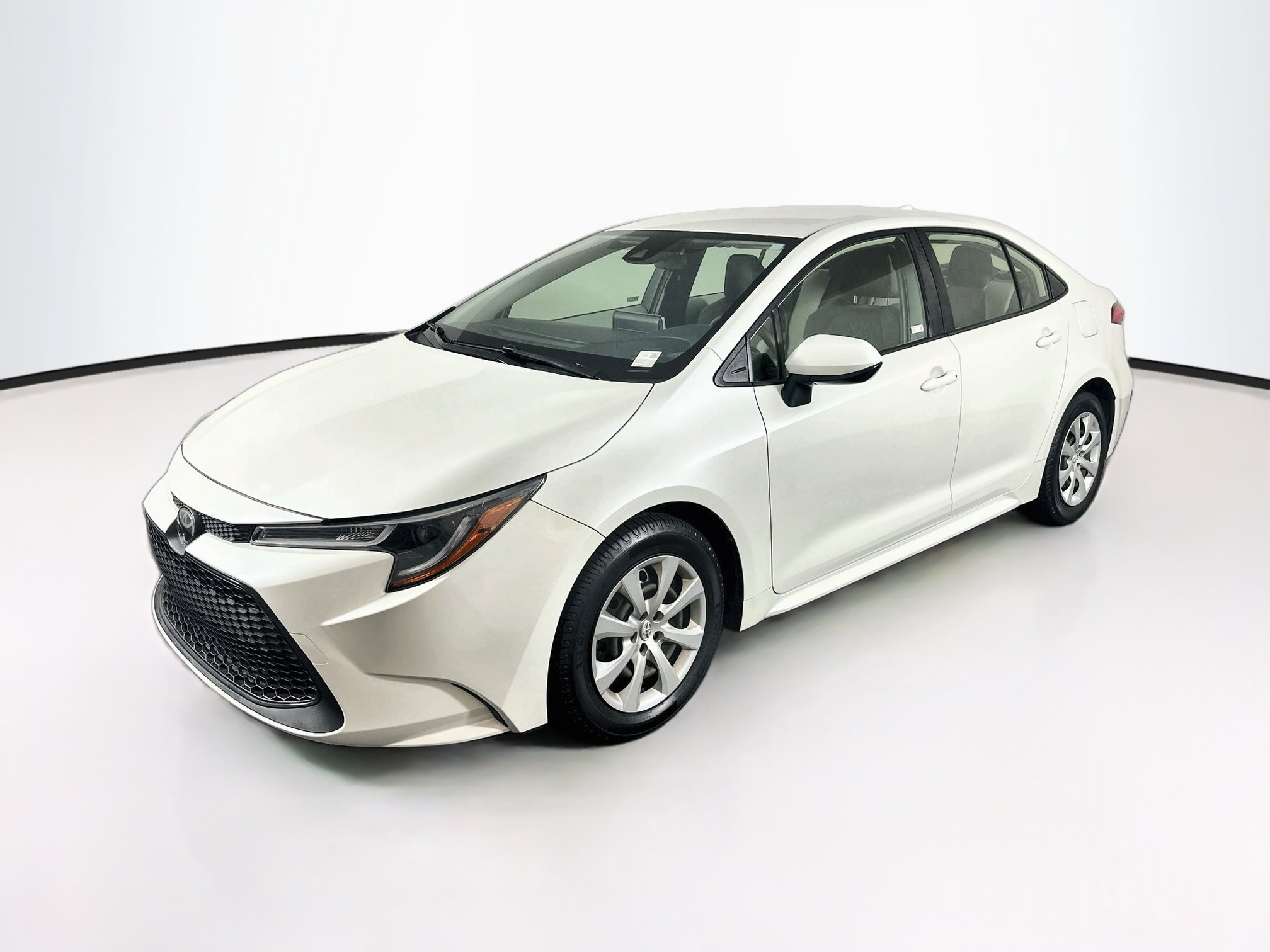 Used 2021 Toyota Corolla LE FWD image 3
