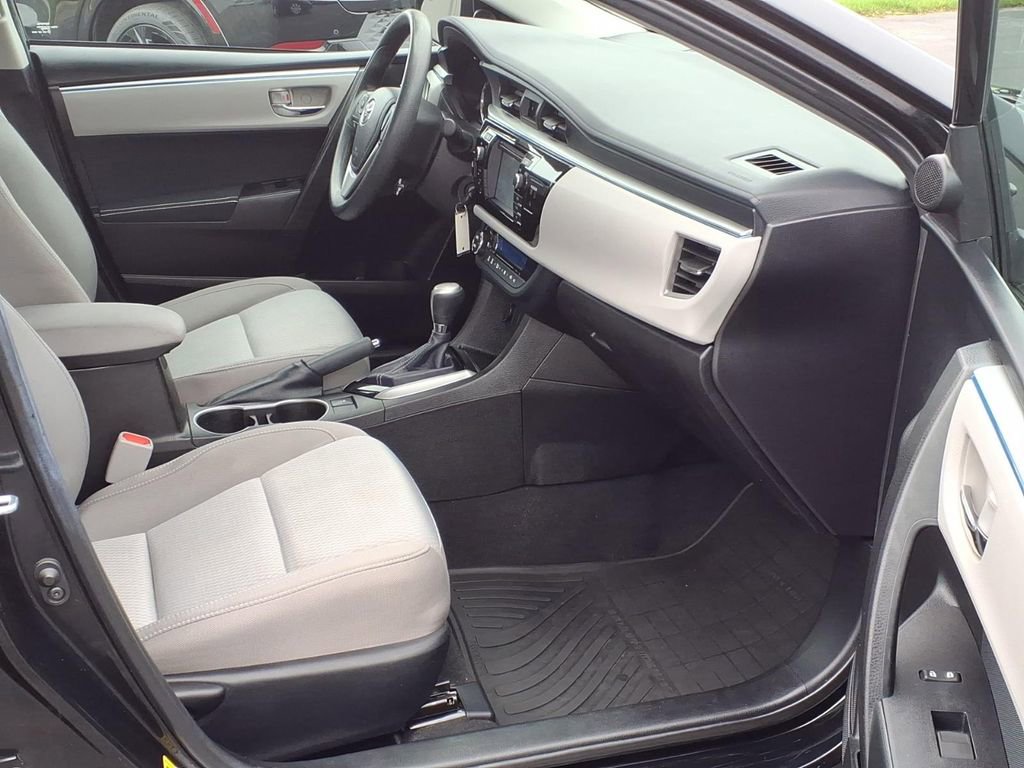 Used 2016 Toyota Corolla LE image 15