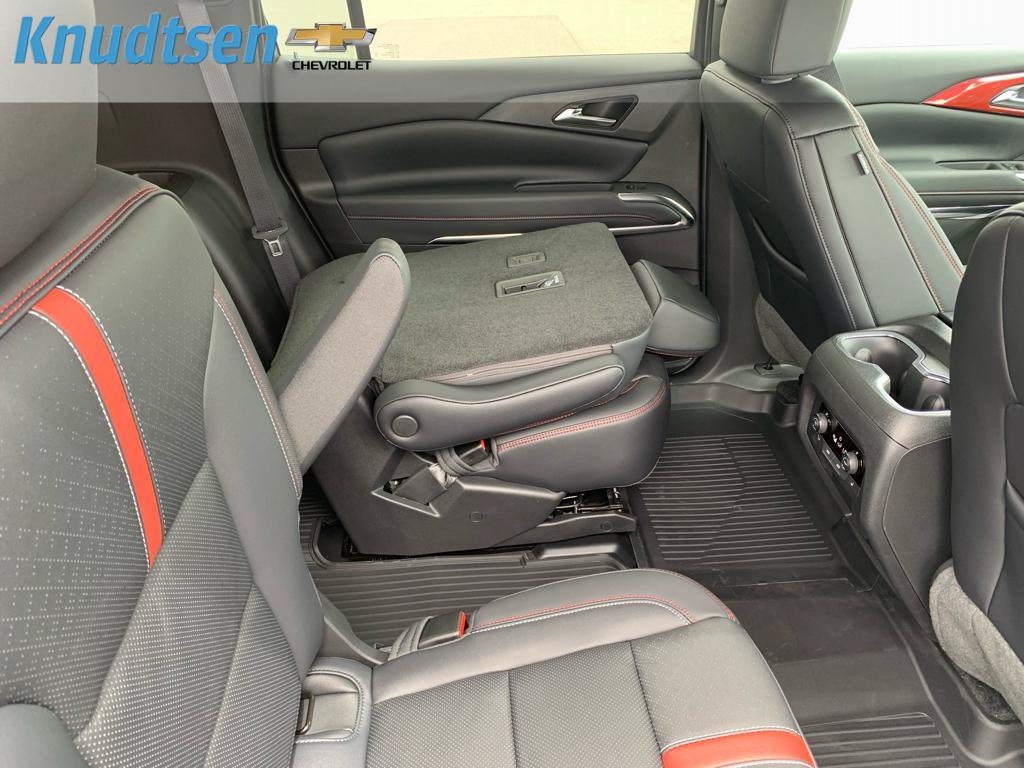 New 2026 Chevrolet Traverse RS w/ LPO, Floor Liner Package AWD/4WD image 13