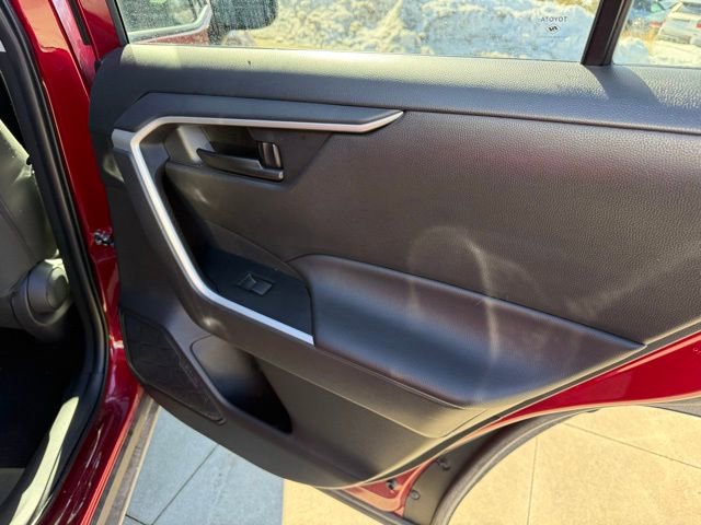 Used 2025 Toyota RAV4 LE image 28