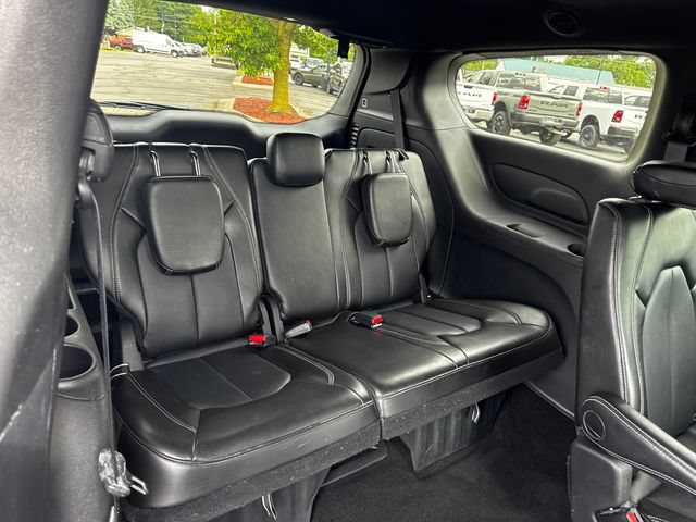 Certified 2025 Chrysler Pacifica Select FWD image 16
