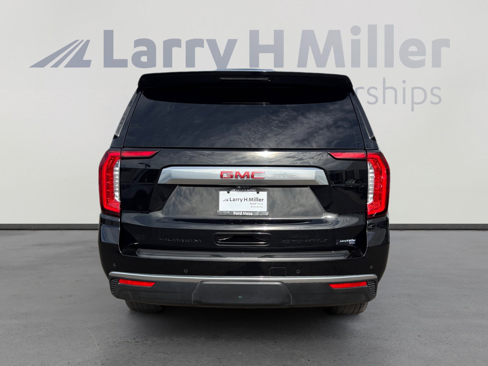 Used 2023 GMC Yukon Denali w/ Advanced Technology Package image 4