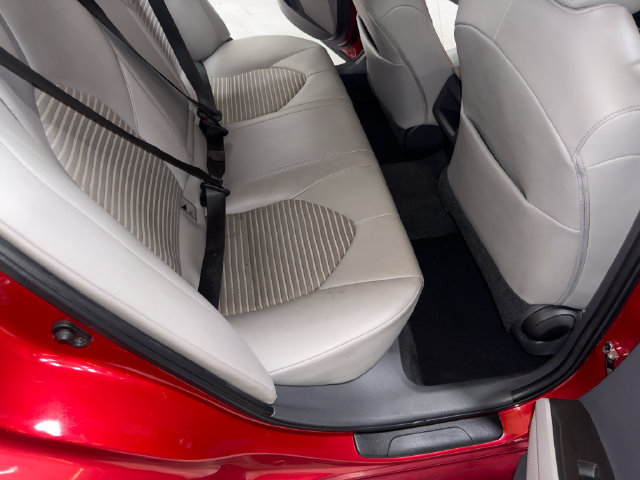 Used 2021 Toyota Camry SE FWD image 17