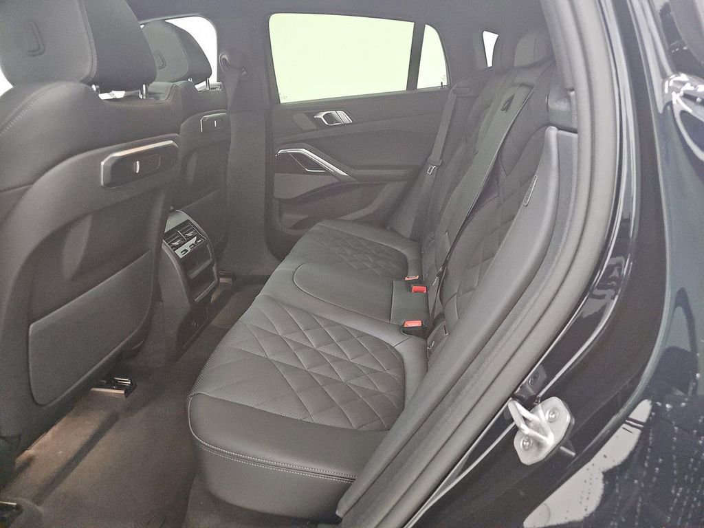 Used 2026 BMW X6 xDrive40i image 12
