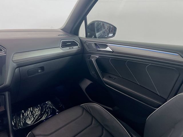 Used 2024 Volkswagen Tiguan SEL R-Line image 23